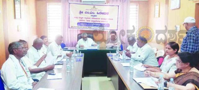 ಸರ್ಕಾರದ ಯೋಜನೆಗಳನ್ನು ಪಡೆಯಲು ಸಾರ್ವಜನಿಕರಲ್ಲಿರುವ ಗೊಂದಲ ಪರಿಹರಿಸಿ ಸೌಲಭ್ಯ ಕಲ್ಪಿಸಿ -ಎಂ.ಎಂ.ಹಿರೇಮಠ 