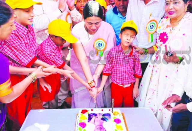 ವಿಶೇಷ ಚೇತನರಿಗೆ ವಿಶೇಷ ಯೋಜನೆ ಪ್ರಸ್ತಾವನೆ ಸಲ್ಲಿಕೆ: ಸಚಿವೆ ಲಕ್ಷ್ಮೀ ಹೆಬ್ಬಾಳಕರ್ 