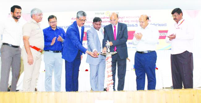 ಜಿಲ್ಲಾ ಮಟ್ಟದ ಅಧಿಕಾರಿಗಳು ಹಾಗೂ ಸಾರ್ವಜನಿಕ ಮಾಹಿತಿ ಅಧಿಕಾರಿಗಳಿಗೆ ಕಾರ್ಯಾಗಾರ ಹಾಗೂ ಸಂವಾದ ಕಾರ್ಯಕ್ರಮ 