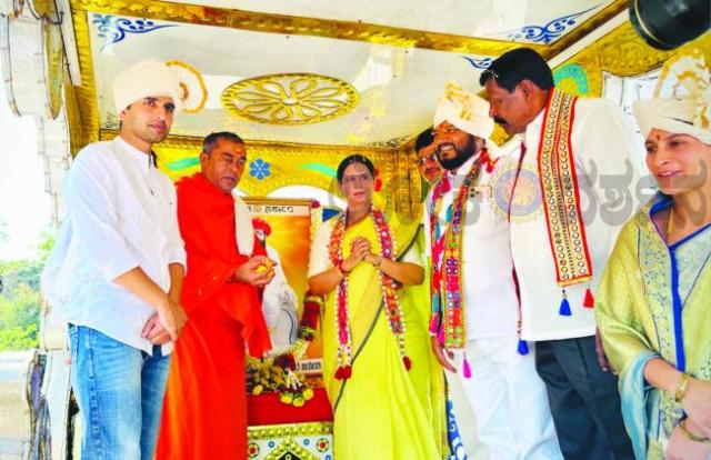 ಸೇವಾಲಾಲ ಜಯಂತಿ ಮೆರವಣಿಗೆಗೆ ಲಕ್ಷ್ಮೀ ಹೆಬ್ಬಾಳಕರ್ ಚಾಲನೆ