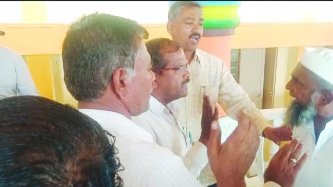 ಕೃಷ್ಣಾ ಮೇಲ್ದಂಡೆ ಯೋಜನೆಯ ಭೂಸ್ವಾಧೀನ ಅಧಿಕಾರಿಗಳ ಹಾಗೂ ರೈತರ ಮಧ್ಯೆ ಜಟಾಪಟಿ  