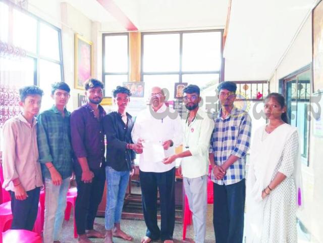 ಬಜೆಟ್ ನಲ್ಲಿ ಶಿಕ್ಷಣದ ಅಭಿವೃದ್ಧಿಗೆ ಹಣವನ್ನು ಮೀಸಲಿಡಲು ಒತ್ತಾಯಿಸಿ ಶಾಸಕ ಯು.ಬಿ ಬಣಕಾರ ಮೂಲಕ ಮುಖ್ಯಮಂತ್ರಿಗಳಿಗೆ ಎಸ್‌ಎಫ್‌ಐ ಕಾರ್ಯಕರ್ತರು ಮನವಿ  