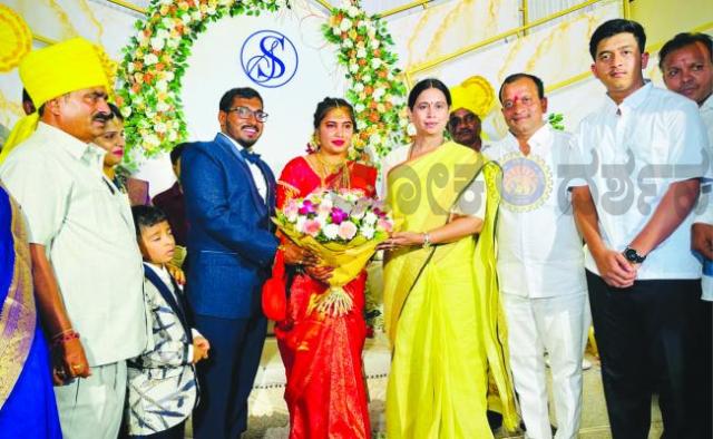ಸಚಿವೆ ಲಕ್ಷ್ಮೀ ಹೆಬ್ಬಾಳಕರ್ ನಿರ್ಮಿಸಿಕೊಟ್ಟ ನೂತನ ಕಲ್ಯಾಣ ಮಂಟಪದಲ್ಲಿ ಚೊಚ್ಚಲ ಮದುವೆಯ ಸಂಭ್ರಮ!ಮೊದಲ ವಿವಾಹ ಮಹೋತ್ಸವ  ಮನಸ್ಸಿಗೆ ಅಪಾರ ಸಂತಸ ತಂದಿದೆ : ಸಚಿವೆ ಲಕ್ಷ್ಮೀ ಹೆಬ್ಬಾಳಕರ್ 