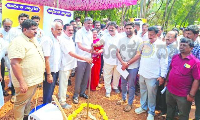 ರಾಜ್ಯದಲ್ಲಿ ಈ ವರ್ಷ 120 ಸೇತುವೆ ನಿರ್ಮಾಣದ ಗುರಿ: ಸಚಿವ ಜಾರಕಿಹೊಳಿ 