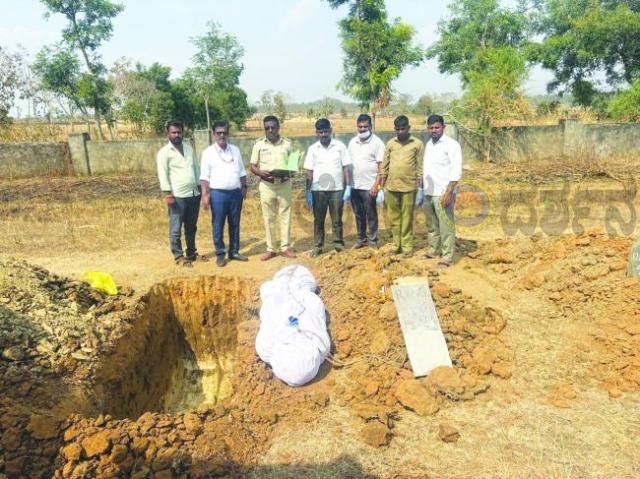 ಅನಾಮಧೇಯ ಶವದ ಅಂತ್ಯಕ್ರಿಯೆ  