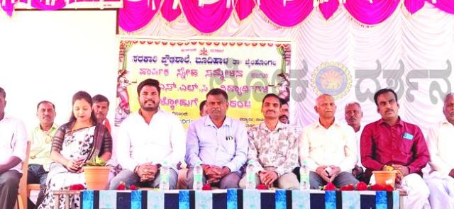 ಉತ್ತಮ ಶಿಕ್ಷಣ ಪಡೆದು ಉತ್ತಮ ಬದುಕು ರೂಪಿಸಿಕೊಳ್ಳಿ : ಎಂ.ಎಸ್‌. ಶಿವಳ್ಳಿಮಠ  