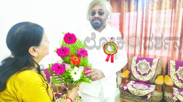 ಮಹಿಳಾ ವಿವಿಯ ಪಿಜಿ ಕೇಂದ್ರದ ಅಭಿವೃದ್ಧಿಗೆ ಅನುದಾನ: ಸಚಿವರಿಗೆ ಮನವಿ 