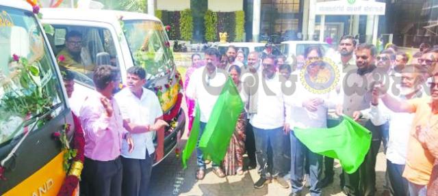 ಮಹಾನಗರ ಪಾಲಿಕೆ ವತಿಯಿಂದ 2 ಮುಕ್ತಿವಾಹನಗಳ ಲೋಕಾರೆ​‍್ಣ