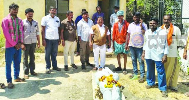 ಸರಣಿ ರಸ್ತೆ ಅಪಘಾತಗಳಿಗೆ ಸಂಬಂಧಪಟ್ಟ ಅಧಿಕಾರಿಗಳೇ ಕಾರಣ - ರವೀಂದ್ರಗೌಡ ಪಾಟೀಲ ಆರೋಪ