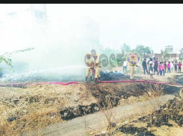 ವೈರಸ್ ಬೆಂಕಿಗೆ ಆಹುತಿಯಾಗಿ ಮೂರು ಟ್ರಕ್‌ಗಳ ಸಗಣಿ ಗೊಬ್ಬರ ಸುಟ್ಟು ಭಸ್ಮ