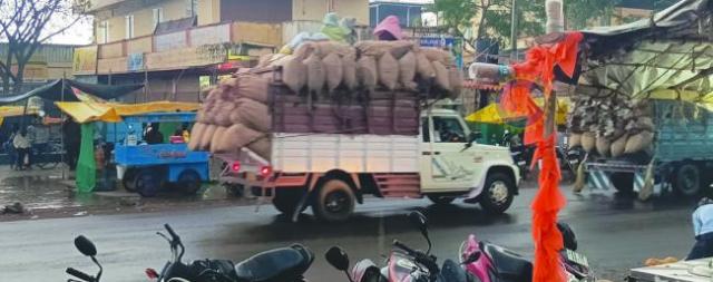 ಅಕಾಲಿಕ ಮಳೆ ಮೆಣಸಿನ ಕಾಯಿ ತಂದ ರೈತರಿಗೆ ಆತಂಕ