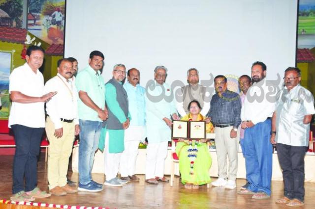 ‘ಅವ್ವ’ನ ಹೆಸರಿನ ಕಾರ್ಯಕ್ರಮ ‘ಮಾದರಿ’ 