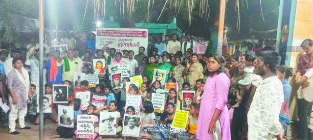 ಕುಣಿಕೇರಿ ಸರಕಾರಿ ಶಾಲೆಯನ್ನು ಮುಚ್ಚುವ ಹುನ್ನಾರ ಖಂಡಿಸಿ ಸಾರ್ವಜನಿಕರ ಪ್ರತಿಭಟನಾ ಸಭೆ  