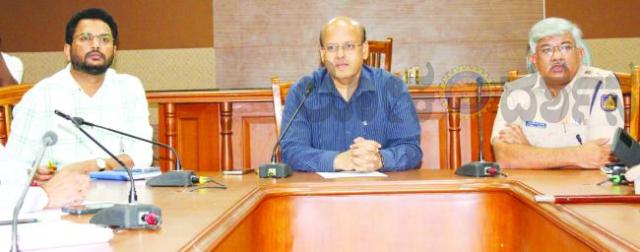 ಹೋಳಿ ಹಬ್ಬದ ಪ್ರಯುಕ್ತ ಶಾಂತಿ ಸಭೆಧಾರ್ಮಿಕ ಭಾವನೆಗಳಿಗೆ ಧಕ್ಕೆ ಬರದಂತೆ ಎಚ್ಚರಿಕೆಯಿಂದ ಹೋಳಿ ಆಚರಿಸಿ: ಡಾ.ಸುರೇಶ ಬಿ. ಇಟ್ನಾಳ 