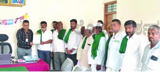 ಸರಿಯಾಗಿ ವಿದ್ಯುತ್ ಸರಬುರಾಜು ಮಾಡುವಂತೆ ರೈತರಿಂದ ಆಗ್ರಹ 