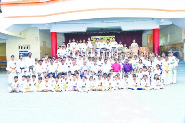  ಗಾಂಧಿನಗರ ಬಾಲಭಾರತೀ ಶಾಲೆಯಲ್ಲಿ ಸ್ವಾಮಿ ವಿವೇಕಾನಂದರ 163ನೇ ಜಯಂತಿ, ಕರಾಟೆ ಮಕ್ಕಳಿಗೆ ಬೆಲ್ಟ್‌ ವಿತರಣಾ ಕಾರ್ಯಕ್ರಮ  