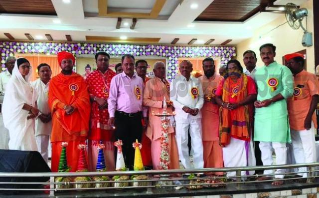 ಮನುಕುಲಕ್ಕೆ ಜಂಗಮ ಸಮಾಜದ ಕೊಡುಗೆ ಅಪಾರ: ದಮ್ಮೂರಮಠ  