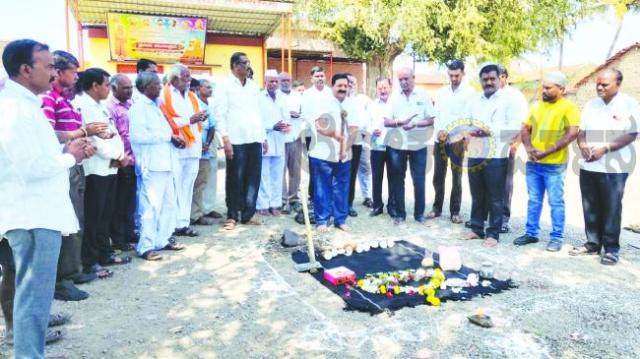 ಕುಂಗಟೊಳ್ಳಿ-ಹತ್ತರವಾಟ-ಖಜಗೌಡನಹಟ್ಟಿ ಗ್ರಾಮಗಳಲ್ಲಿ ಕಾಮಗಾರಿಗಳಿಗೆ ಚಾಲನೆ  