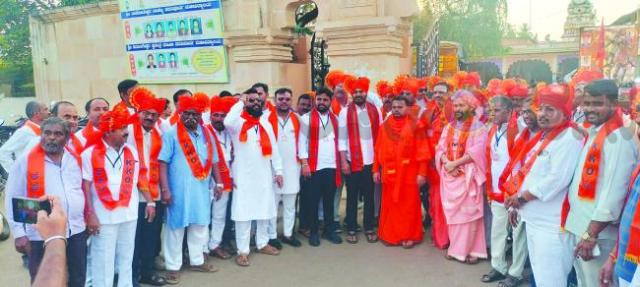 ಛತ್ರಪತಿ ಶಿವಾಜಿ ಮಹಾರಾಜರ ಪುತ್ಥಳಿ ಯ ಬೃಹತ್ ಮೆರವಣಿಗೆ  