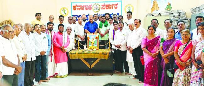 ರೇಣುಕಾಚಾರ್ಯರ ಆದರ್ಶ ತತ್ವ ಜೀವನದಲ್ಲಿ ಅಳವಡಿಸಿಕೊಳ್ಳಿ ಚೌಕಿಮಠದ ಕೆ.ಎಂ. ಬಸವರಾಜಶಾಸ್ತ್ರಿ