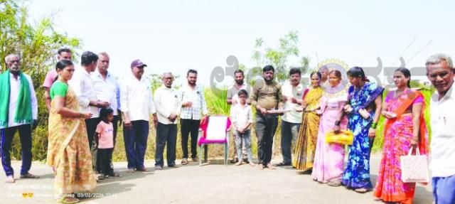 ಮಲ್ಲಿಕಾರ್ಜುನ ಕಂಬಿ ಪೂಜೆ ಸಲ್ಲಿಸಿ ಪಾದಯಾತ್ರಾರ್ಥಿಗಳ  ಬಿಳ್ಕೊಟ್ಟ ಭಕ್ತರು