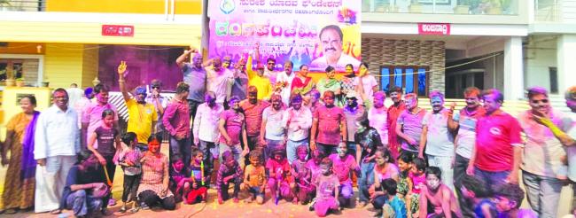 ಹೋಳಿ ಹಬ್ಬವೂ ಆಧ್ಯಾತ್ಮಿಕ, ವಿಜಯದ ಸಂಕೇತ: ಸುರೇಶ ಯಾದವ 