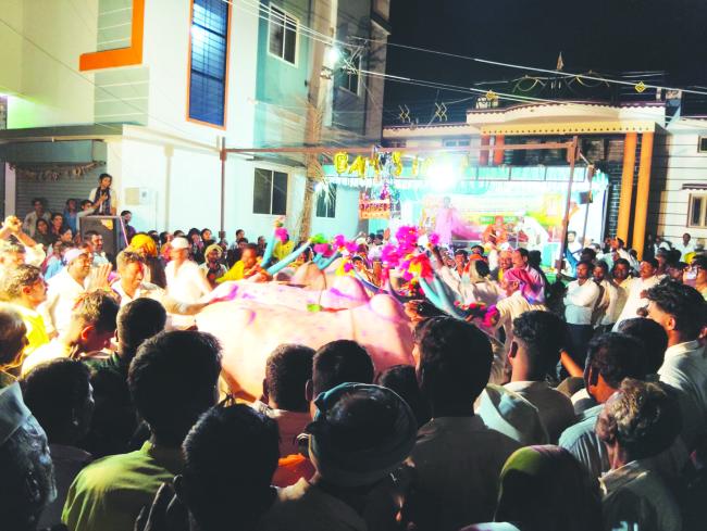 ಶರಣಬಸವೇಶ್ವರ ಪುರಾಣದಲ್ಲಿ ಹಂತಿ ರಾಶಿ: ಹೊನ್ನ ಬಿತ್ತೆವೋ ಹೊಳಿ ಸಾಲ... 