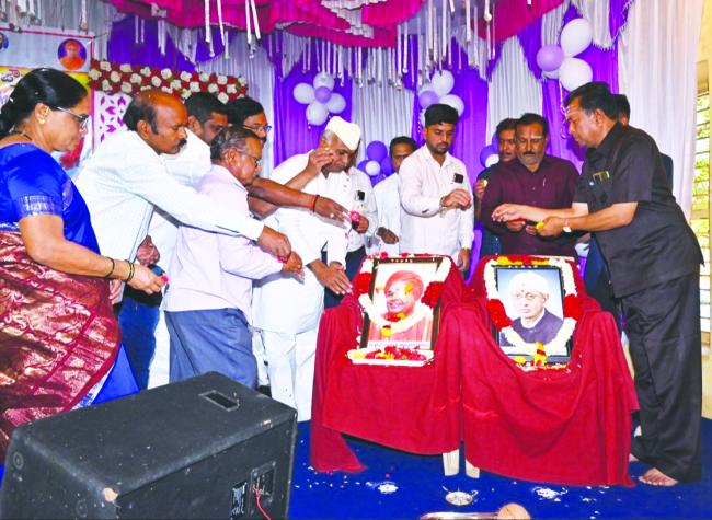 ಡಾ.ಸಿದ್ದಲಿಂಗ ಮಹಾಸ್ವಾಮಿಗಳವರ 77 ನೇ ಜಯಂತಿ ಪ್ರಯುಕ್ತ ಭಾವೈಕ್ಯತಾ ದಿನಾಚರಣೆ ಕಾರ್ಯಕ್ರಮ  