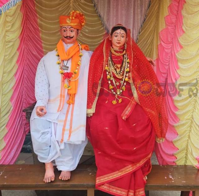 ಹೋಳಿಹಬ್ಬಕ್ಕೆ ಮೆರಗು ತಂದ ರತಿ ಕಾಮನ್ನರ ಮದುವೆ ಕಾರ್ಯಕ್ರಮ : ಲಗ್ನದಲ್ಲಿ ನೂರಾರು ಜನ ಬಾಗಿ 