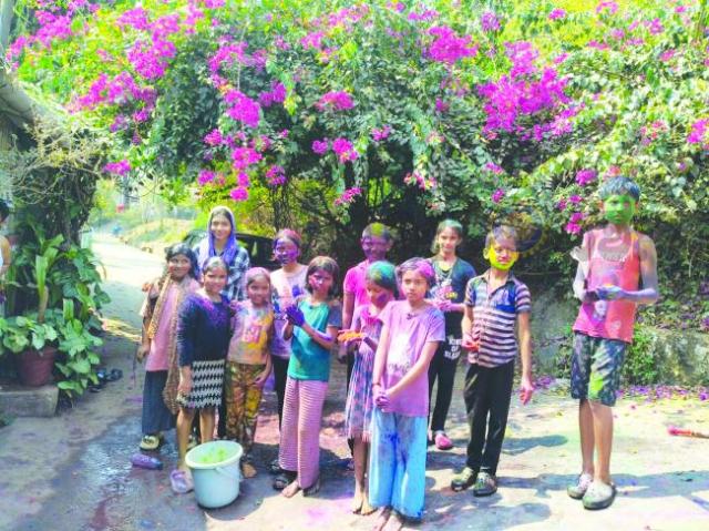 ಮಕ್ಕಳು ಹೋಳಿ ಹಬ್ಬ ಸಂಭ್ರಮ 