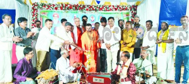 ಲಿಂಗೈಕ್ಯ ಬಸವಲಿಂಗ ಸ್ವಾಮೀಜಿಗಳ ಪುಣ್ಯಾರಾಧನೆ 