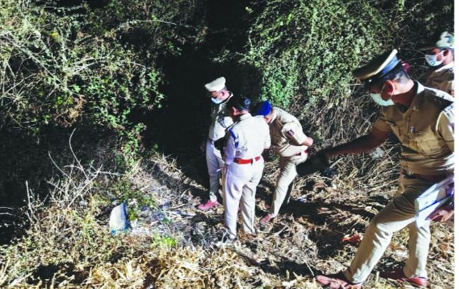 ಯುವಕನ ಕೊಲೆ :ಚೀಲದಲ್ಲಿ ಮೃತ ದೇಹ ಪತ್ತೆ