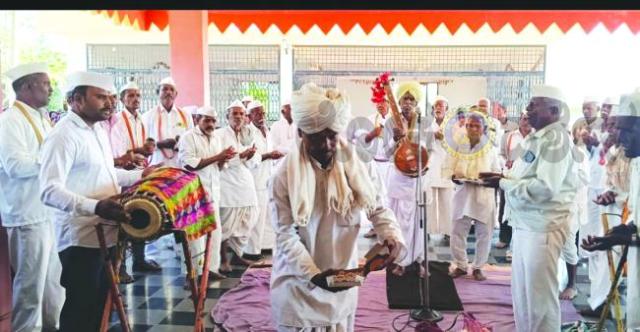 ಸಂತ ರಾಜಾರಾಮ್ ಬಿಸುರಕರ್‌ರಿಂದ ವಿಠ್ಠಲ ರುಕ್ಮಿಣಿಯ ವಿಶೇಷ ಪೂಜೆ