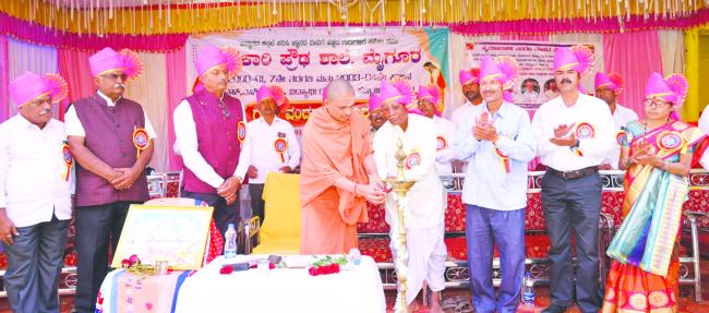 7ನೇ ತರಗತಿ ಹಾಗೂ ಸಾಲಿನ ಎಸ್‌ಎಸ್‌ಎಲ್‌ಸಿ ವಿದ್ಯಾರ್ಥಿಗಳ ಗುರುವಂದನಾ ಮತ್ತು ಸ್ನೇಹ ಸಮ್ಮಿಲನ ಕಾರ್ಯಕ್ರಮ 