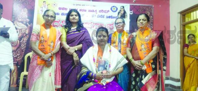 ಹೆಣ್ಣು ಗಂಡುಗಳಲ್ಲಿ ಮೇಲು ಕೀಳುಗಳಿಲ್ಲ: ತಹಸಿಲ್ದಾರ್ ಡಾ.ಹೂಗಾರ