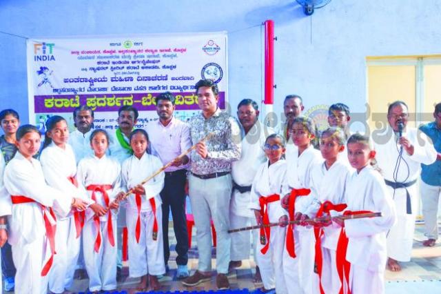 ಕರಾಟೆ ತರಬೇತಿ ಎಲ್ಲಾ ವಿದ್ಯಾರ್ಥಿನಿಯರಿಗೆ ಕಡ್ಡಾಯವಾಗಲಿ -ವಿಠ್ಠಲ್ ಜಾಬಗೌಡರ