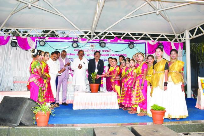 ವಿದ್ಯಾಭ್ಯಾಸದೊಟ್ಟಿಗೆ ವಿದ್ಯಾರ್ಥಿಗಳು ಸವಾಂರ್ಗೀಣ ಬೆಳವಣಿಗೆ ಹೊಂದಬೇಕು :ಮಹೇಶ ಪೋತದಾರ 