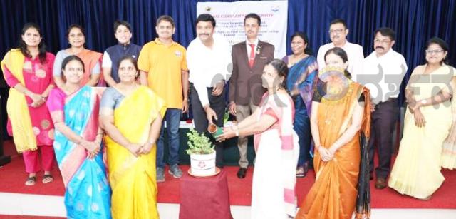 ವಿದ್ಯಾರ್ಥಿನಿಯರಿಗೆ ಆತ್ಮರಕ್ಷಣಾ ಕೌಶಲ್ಯಗಳು ಕವಚದಂತೆ: ಕುಲಸಚಿವ ಸಂತೋಷ ಕಾಮಗೌಡ  