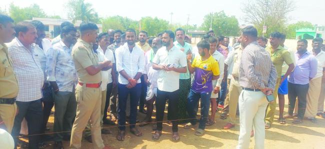 ಮೌಲಾನ ಆಜಾದ್ ಮಾದರಿ ಶಾಲೆ ಬೇರೆಡೆ ಸ್ಥಳಾಂತರಿಸಿ, ಇಲ್ಲವಾದಲ್ಲಿ ಕಾನೂನು ಹೋರಾಟ : ಎನ್‌.ಮನೋಜಗೌಡ 