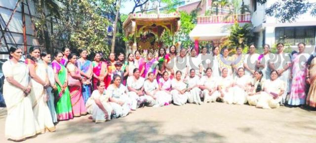 ಮಹಿಳೆಯರು ಸಬಲೀಕರಣದ ಜೊತೆಗೆ ಸಂಸ್ಕಾರ ಸಂಪ್ರದಾಯವನ್ನು ಮರೆಯಬಾರದು : ಜಗದೀಶ ಪೂಜೇರಿ 