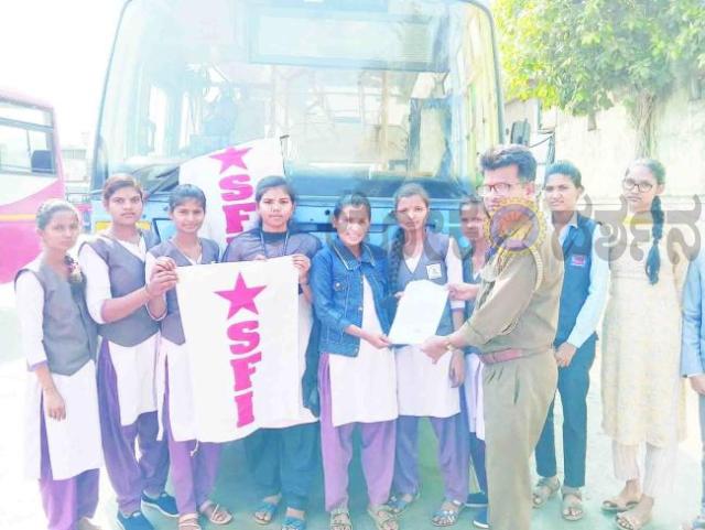 ಕಜ್ಜರಿ ಗ್ರಾಮಕ್ಕೆ ಬಸ್ ವ್ಯವಸ್ಥೆ ಕಲ್ಪಿಸಿದ ಘಟಕ ವ್ಯವಸ್ಥಾಪಕರು: ಎಸ್‌ಎಫ್‌ಐ ಹೋರಾಟಕ್ಕೆ ಸಂದ ಜಯ.