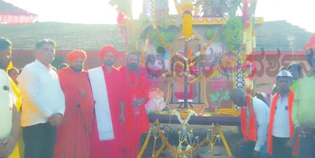 ಪ್ರಭು ಮಹಾಲಿಂಗೇಶ್ವರ ಮಠದ ಅದ್ದೂರಿ ರಥೋತ್ಸವ