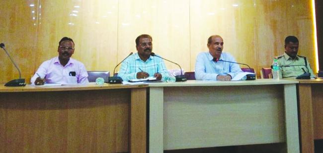 ಪರೀಕ್ಷೆ ವ್ಯವಸ್ಥಿತವಾಗಿ ಹಾಗೂ ಅಚ್ಚುಕಟ್ಟಾಗಿ ನಡೆಸಲು ಕ್ರಮ ವಹಿಸಿ: ಜಿಲ್ಲಾಧಿಕಾರಿ ಸಿ.ಎನ್‌.ಶ್ರೀಧರ್ 