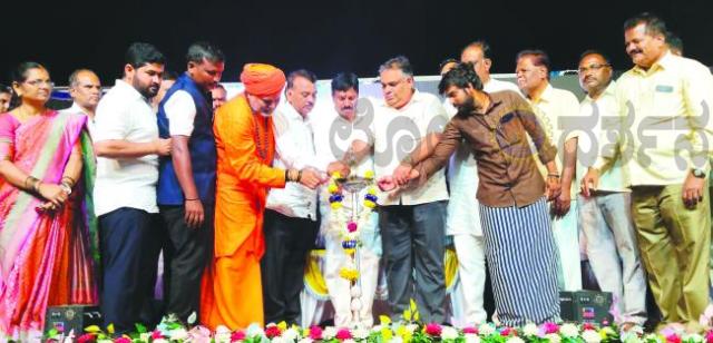 ಮಕ್ಕಳು ಶಿಸ್ತು, ಸ್ವಪ್ರಯತ್ನ ಮತ್ತು ಉತ್ತಮ ನಡವಳಿಕೆಯೊಂದಿಗೆ ಶಿಕ್ಷಣವಂತರಾಗಬೇಕು 