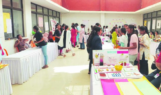 ಮಹಿಳಾ ವಿವಿಯಲ್ಲಿ ವಿಶಿಷ್ಟ ವಿಜ್ಞಾನ ಮಾದರಿ ಪ್ರದರ್ಶನ 