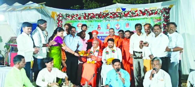 ನುಡಿದವರು ನಡಿತಾ ಇಲ್ಲ : ಮುರುಘೇಂದ್ರ  