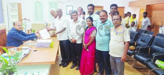 ಮಾನ್ಯ ಜಲ್ಲಾಧಿಕಾರಿಗಳು ಕೊಪ್ಪಳ ಜಿಲ್ಲೆ ಇವರ ಮುಖಾಂತರ ಖಾಸಗಿ ಶಾಲೆಗಳ ಬೇಡಿಕೆಗಳನ್ನು ಜಾರಿಗೋಳಿಸುವ ಕುರಿತು ಮನವಿ	