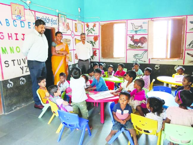 ಪಡೇಕನೂರ ಅಂಗನವಾಡಿ ಕೇಂದ್ರ-3 ಸಿಇಒ ರಿಷಿ ಆನಂದ ಭೇಟಿ  