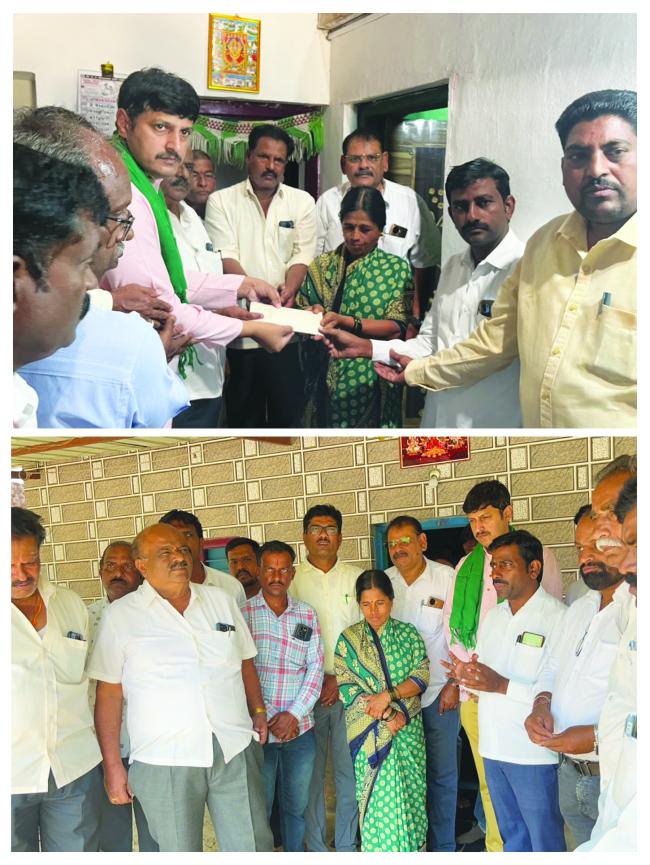 ಬೆಳೆ ಹಾನಿಯಿಂದ ಬೇಸತ್ತು ರೈತನ ಆತ್ಮಹತ್ಯೆ; ಕುಟುಂಬಕ್ಕೆ ಸಾಂತ್ವನ ಹೇಳಿದ ಬಿಜೆಪಿ ಮುಖಂಡರು ಹಿ ರಾಜ್ಯ ಸರ್ಕಾರದ ವಿರುದ್ಧ ಆಕ್ರೋಶ!  