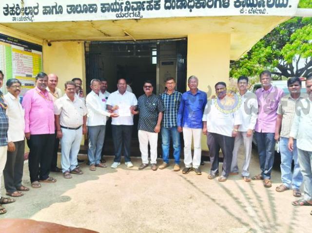 ಮುಂಬರುವ ಜನಗಣತಿಯಲ್ಲಿ ಸಮಸ್ಯೆ ಇರುವ ಶಿಕ್ಷಕರಿಗೆ ವಿನಾಯಿತಿ ನೀಡಲು ತಹಶೀಲ್ದಾರ ಮೂಲಕ ಶಿಕ್ಷಕ ಸಂಘದಿಂದ ಮನವಿ 